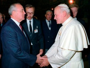Soviet President Mikhail Gorbachev meets with Pope John Paul II at the Vatican in this Dec. 1, 1989, file photo. Hours after the meeting, the Vatican told the United States in a confidential assessment that Gorbachev could be trusted as a genuine reformer. In mid-January this year, the U.S. and the Vatican marked 25 years of formal diplomatic relations. (CNS photo/L'Osservatore Romano) (Jan. 16, 2009) See VATICAN LETTER Jan. 16, 2009.